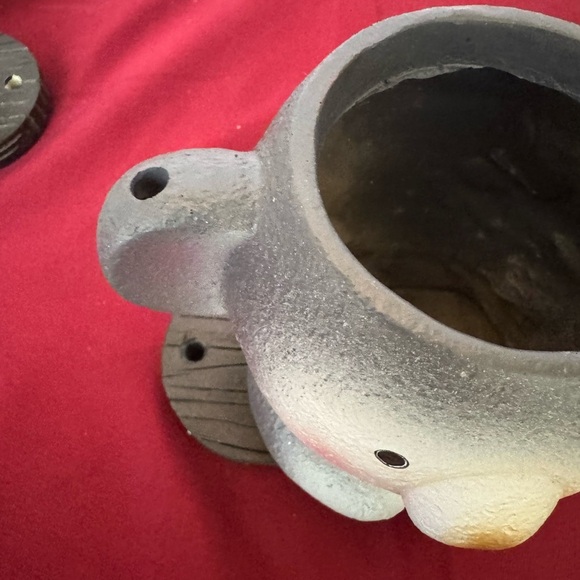 Unique/Whimiscal TWO Smilling Koala Flower Pot /Swing Resin Planters - Picture 10 of 14